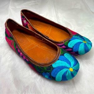 Makario’s hand made floral flat shoes size 38 us 8